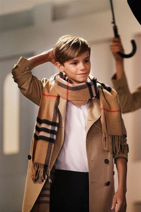 beckham modello burberry|Beckham for Burberry: Romeo Beckham introduces British .